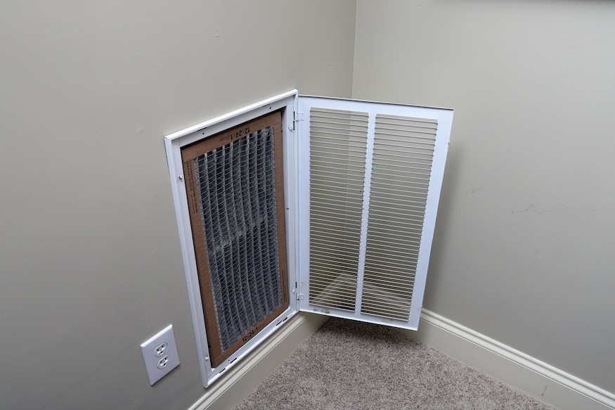 Open wall air vent with visible filter